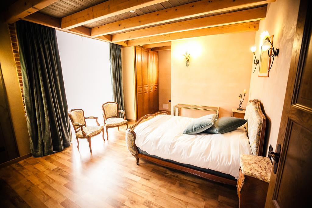 Hotel Les Ecuries De La Tour Mondonville Esterno foto