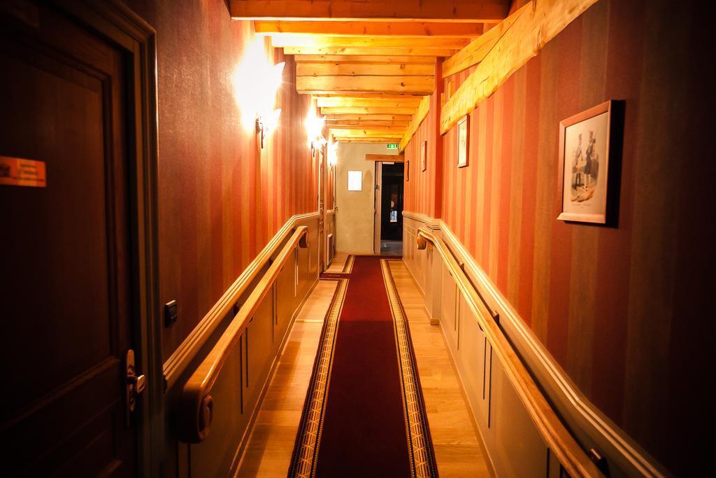 Hotel Les Ecuries De La Tour Mondonville Esterno foto